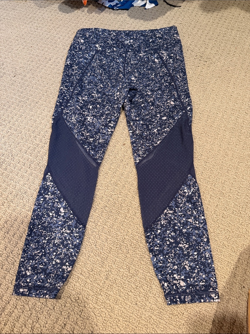 Athleta Navy and Cream Speckled High-Rise Leggings 7/8